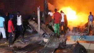 Lire la suite à propos de l’article Kolda : Un incendie dévastateur au centre-ville réduit sept etablissements en cendres