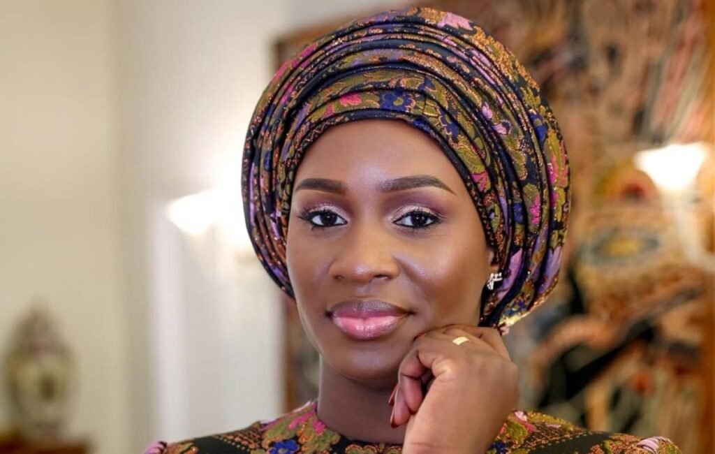 Lire la suite à propos de l’article Nouvel An 2026 : la Première Dame Marie Khone Faye présente ses vœux à la Nation