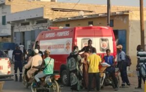 Lire la suite à propos de l’article Rufisque endeuillée en fin d’année : un camion fait deux morts et six blessés.