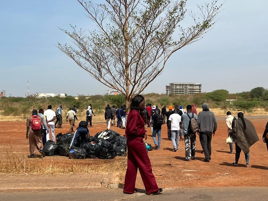You are currently viewing Diamniadio : les grévistes de l’hôtel Radisson expulsés de façon « forcée et brutale », selon le FRAPP