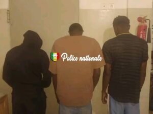 Lire la suite à propos de l’article « Guerre des pétards » à Zac Mbao : Trois individus interpellés pour mise en danger de la vie d&rsquo;autrui.