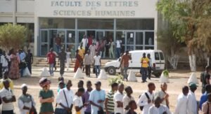 Lire la suite à propos de l’article Recrutement d’enseignants-chercheurs en Guinée : les autorités sénégalaises tirent la sonnette d’alarme