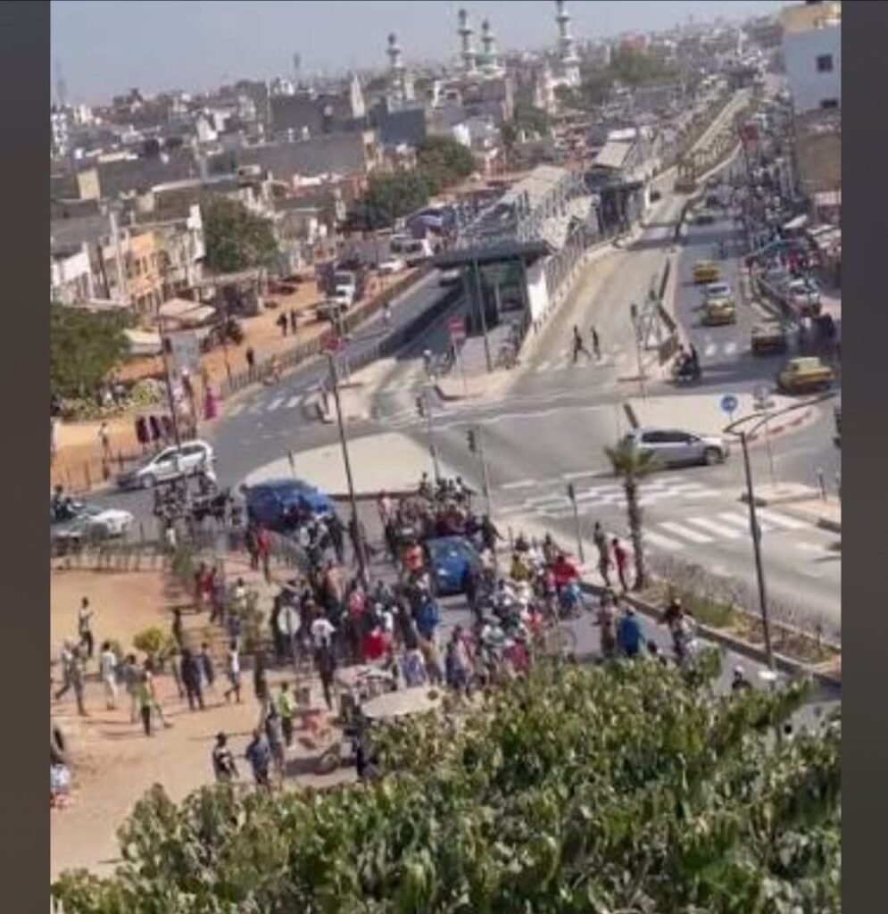 Lire la suite à propos de l’article Le lutteur Abdou Lô Sène arrêté et placé en garde à vue après un « simol » à Guédiawaye.