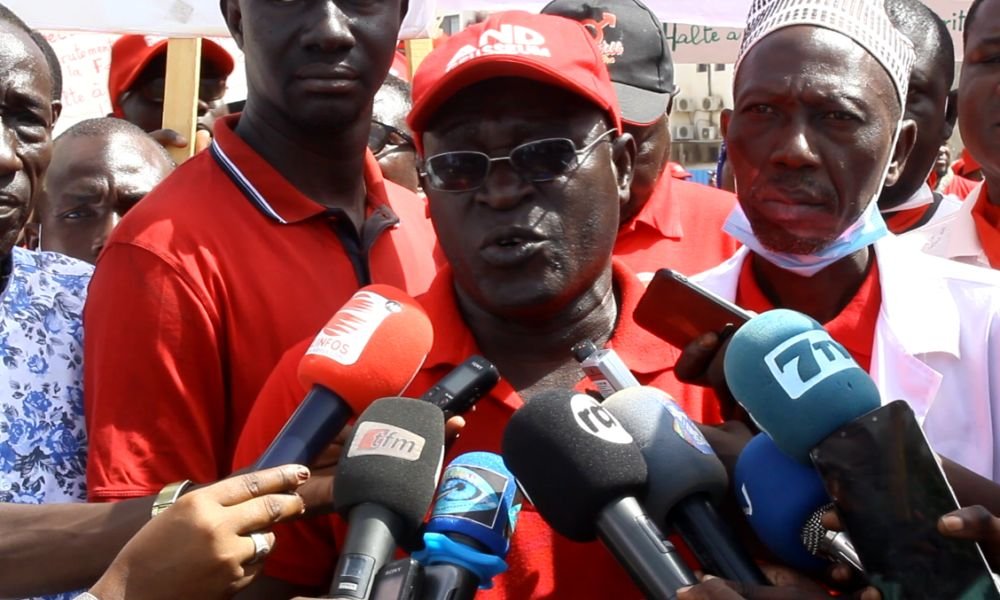 Lire la suite à propos de l’article Grève de 72 heures : And Gueusseum maintient le cap malgré le décret sur les techniciens de santé