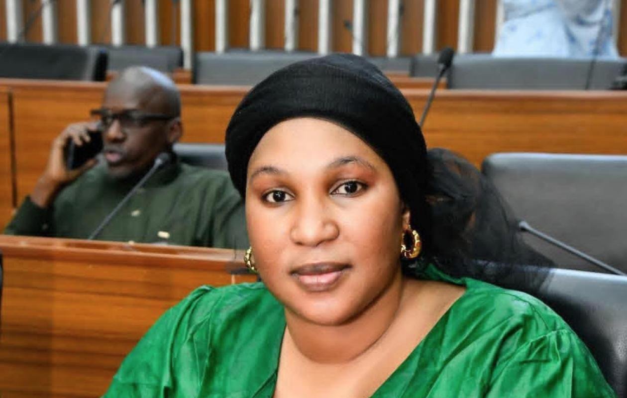 You are currently viewing 🔴 Ndogou au Palais : Les révélations fracassantes de la députée Awa Sy sur le « malaise » entre Diomaye et Pastef